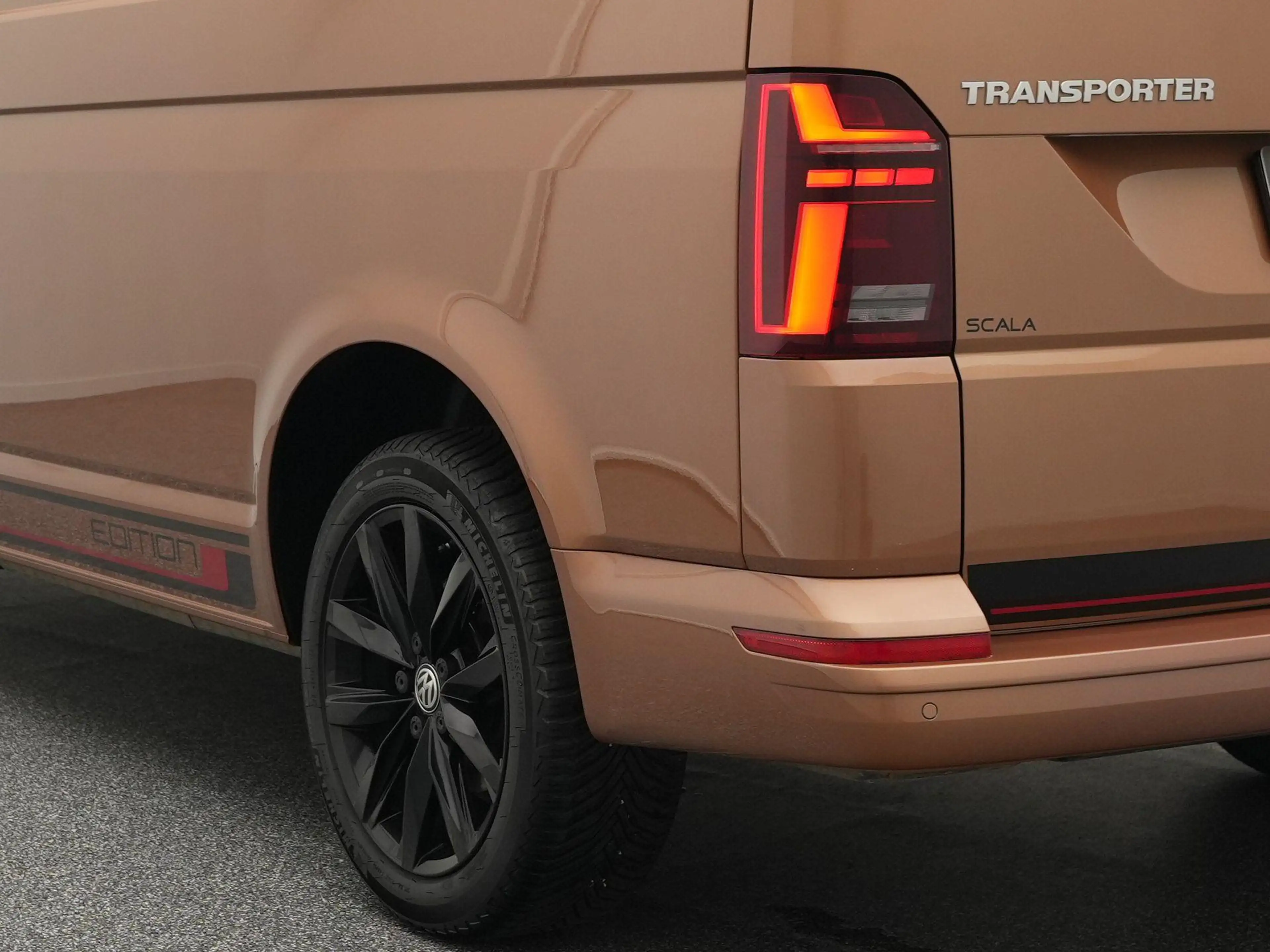 Volkswagen T6.1 Transporter 2.0 TDI 204 pk Edition 4-Motion | Edition Pakket | — photo 13