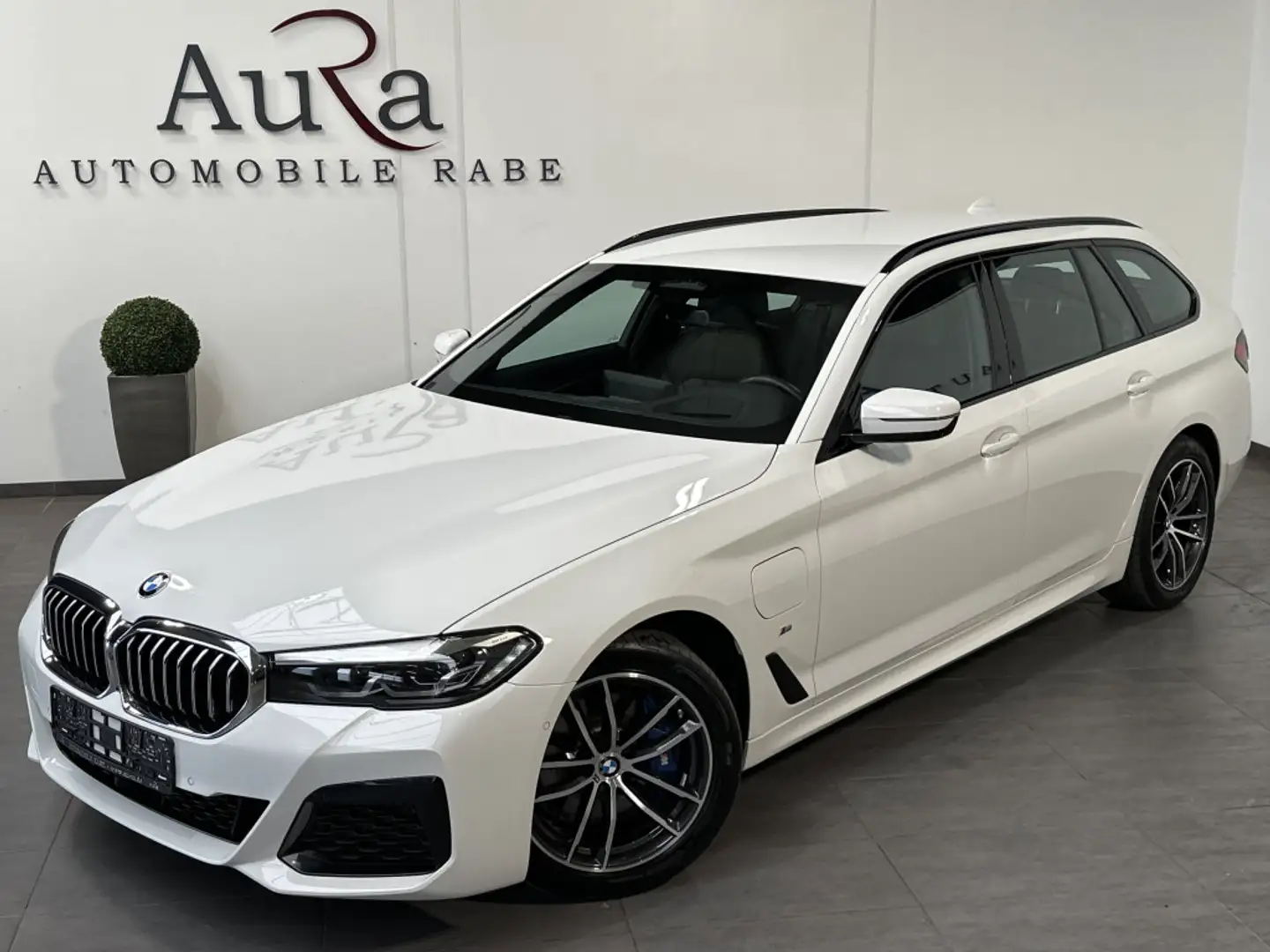 BMW 530 Touring M-Sport NAV+LED+ACC+HEAD-UP+360°+VC Weiß - 2