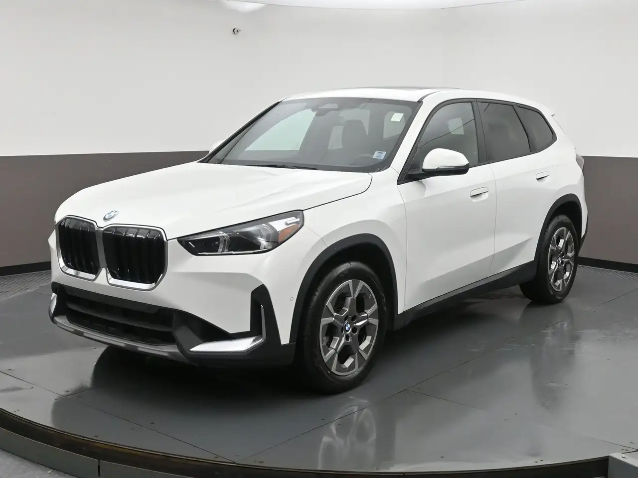 BMW X1 снимка BMW X1