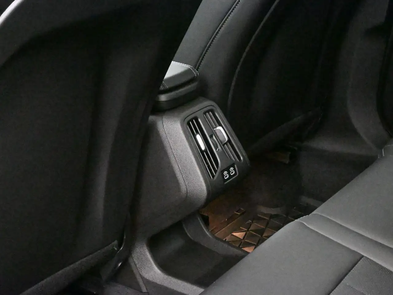 BMW X1 снимка BMW X1