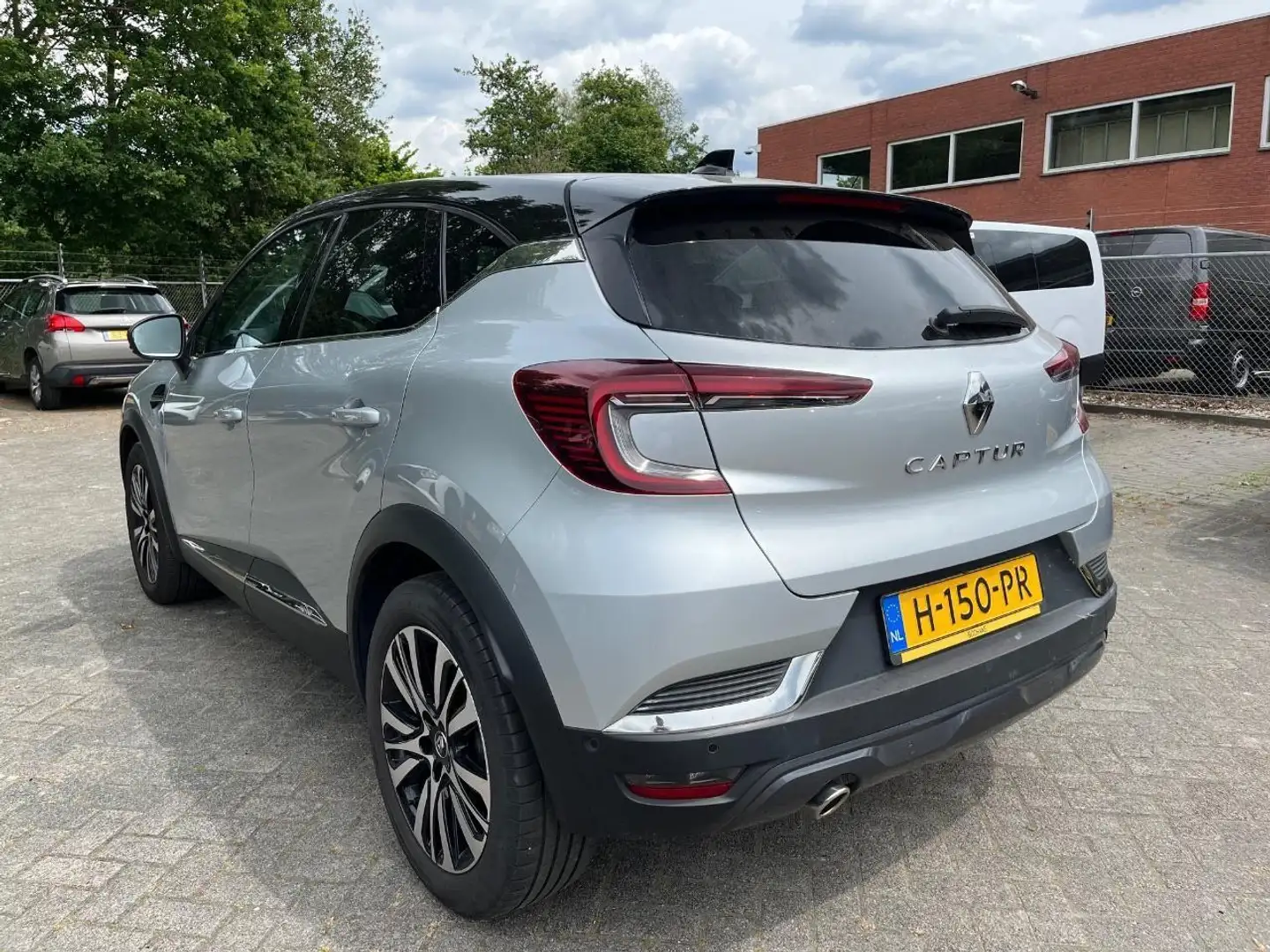 Renault Captur TCe 130 EDC GPF Initiale Paris | Apple CarPlay/And Grijs - 2