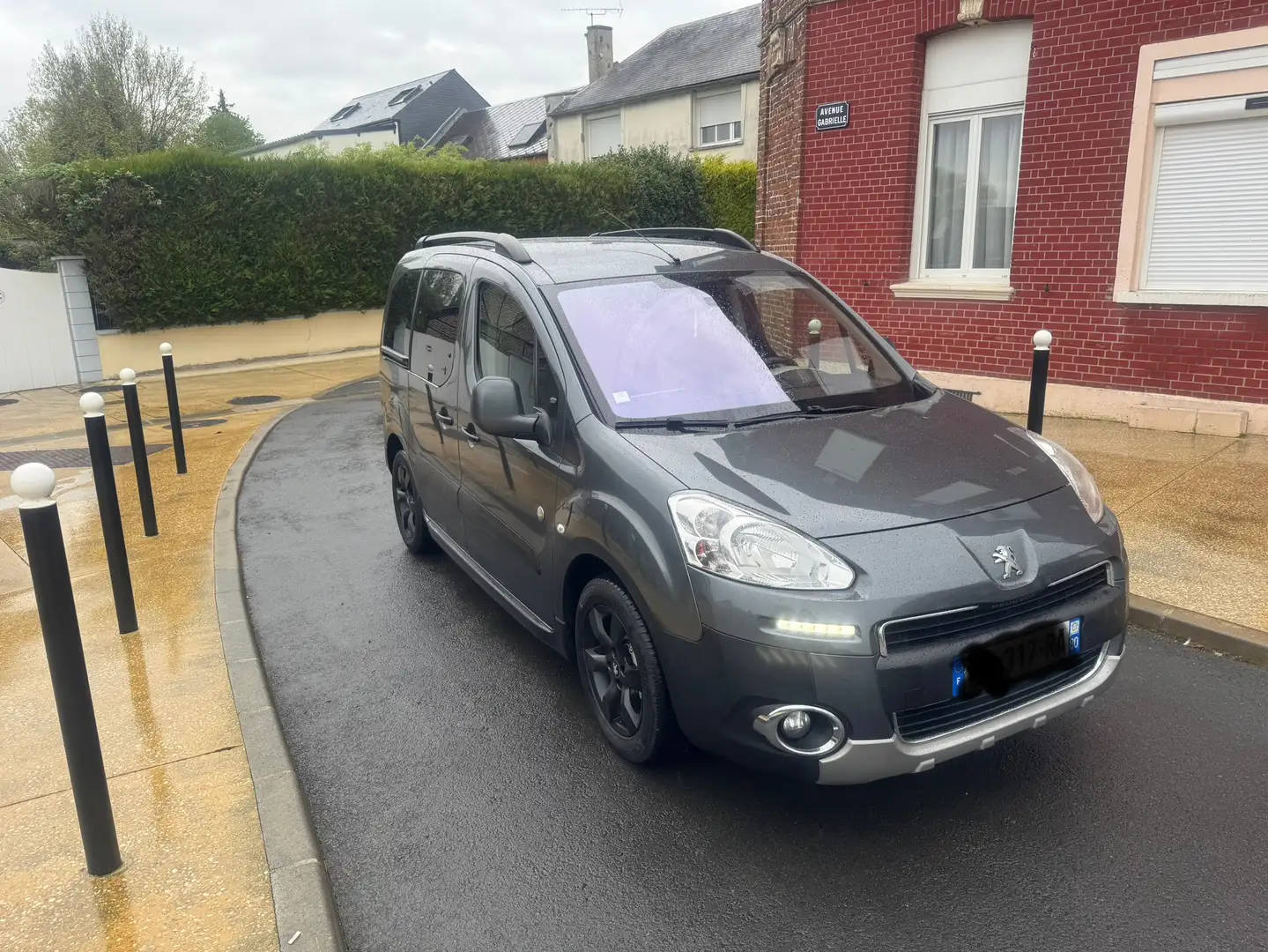 Peugeot Partner Partner Tepee 1.6 HDi FAP 90ch Outdoor Gris - 2