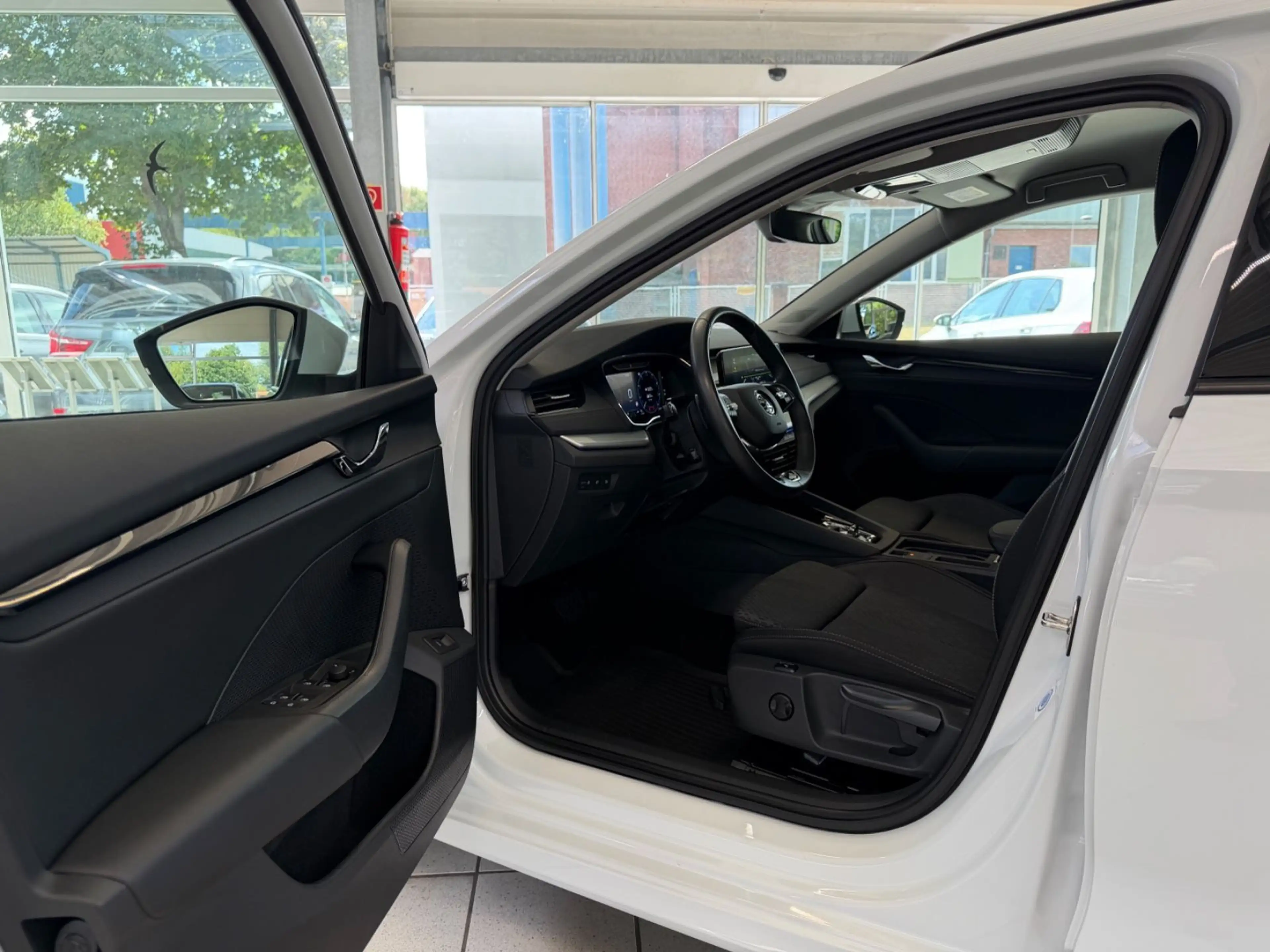 Skoda Octavia 2.0 TDI Clever DSG  |1Hd.|R-Cam|Ambiente — photo 13