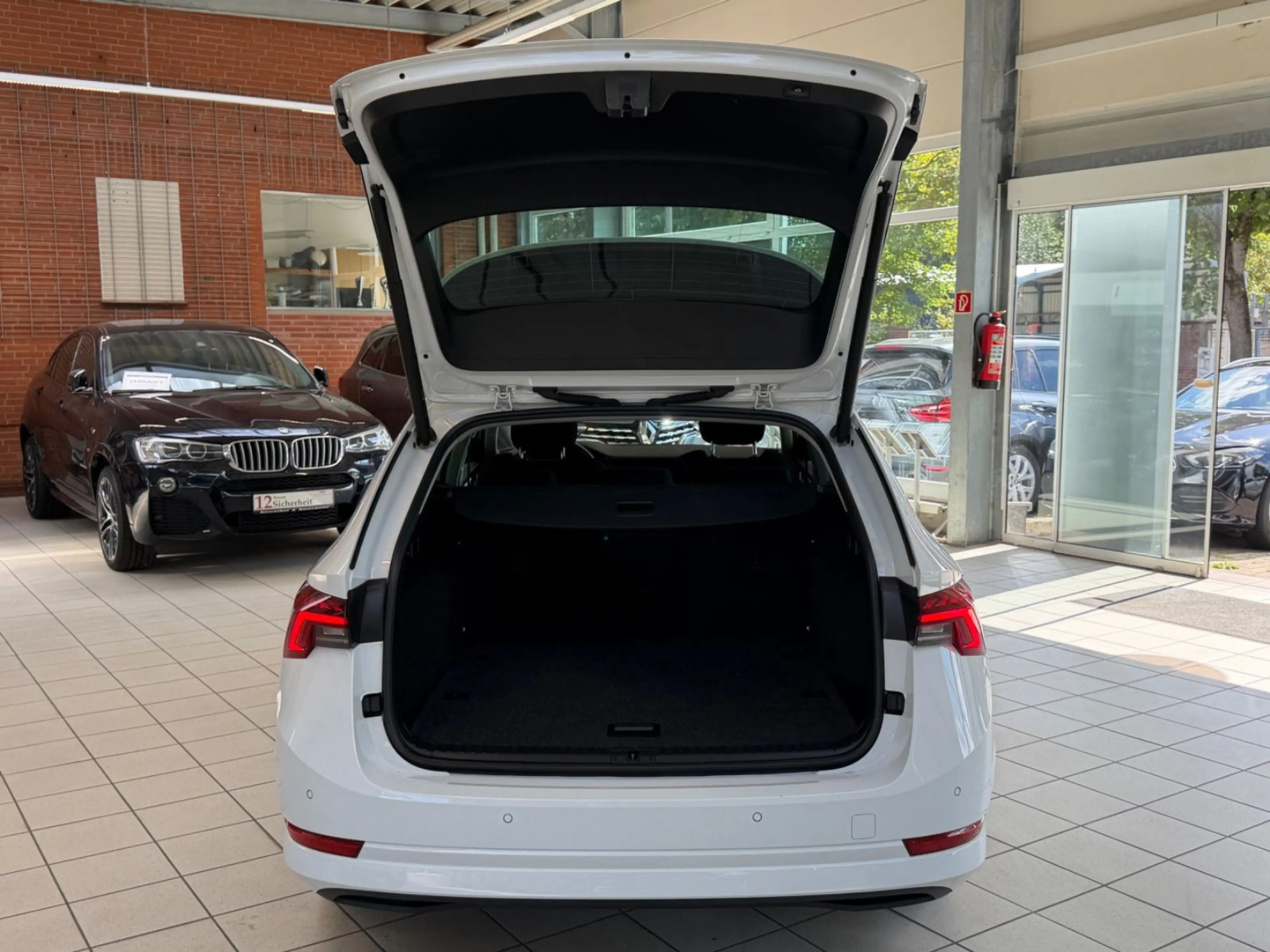 Skoda Octavia 2.0 TDI Clever DSG  |1Hd.|R-Cam|Ambiente — photo 6