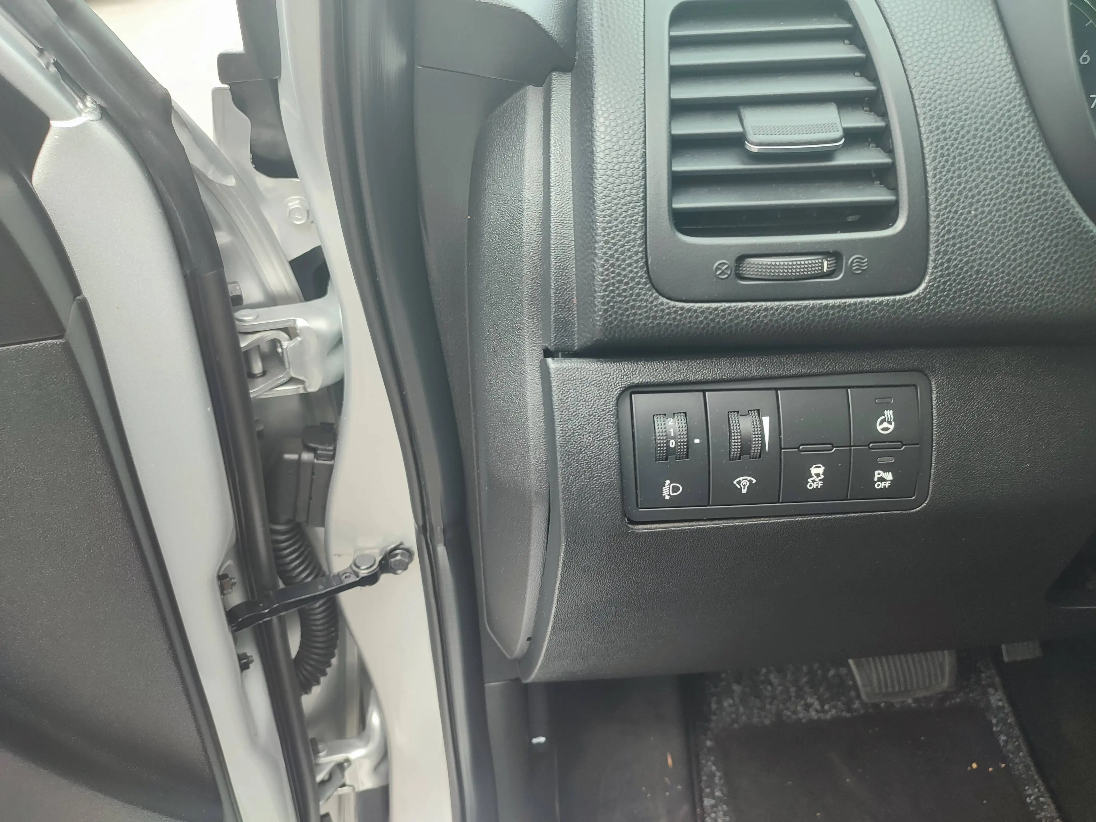 Hyundai iX20 ix20 1.6 Automatik/Navi+Cam/Alu/Allwetterreif — photo 5