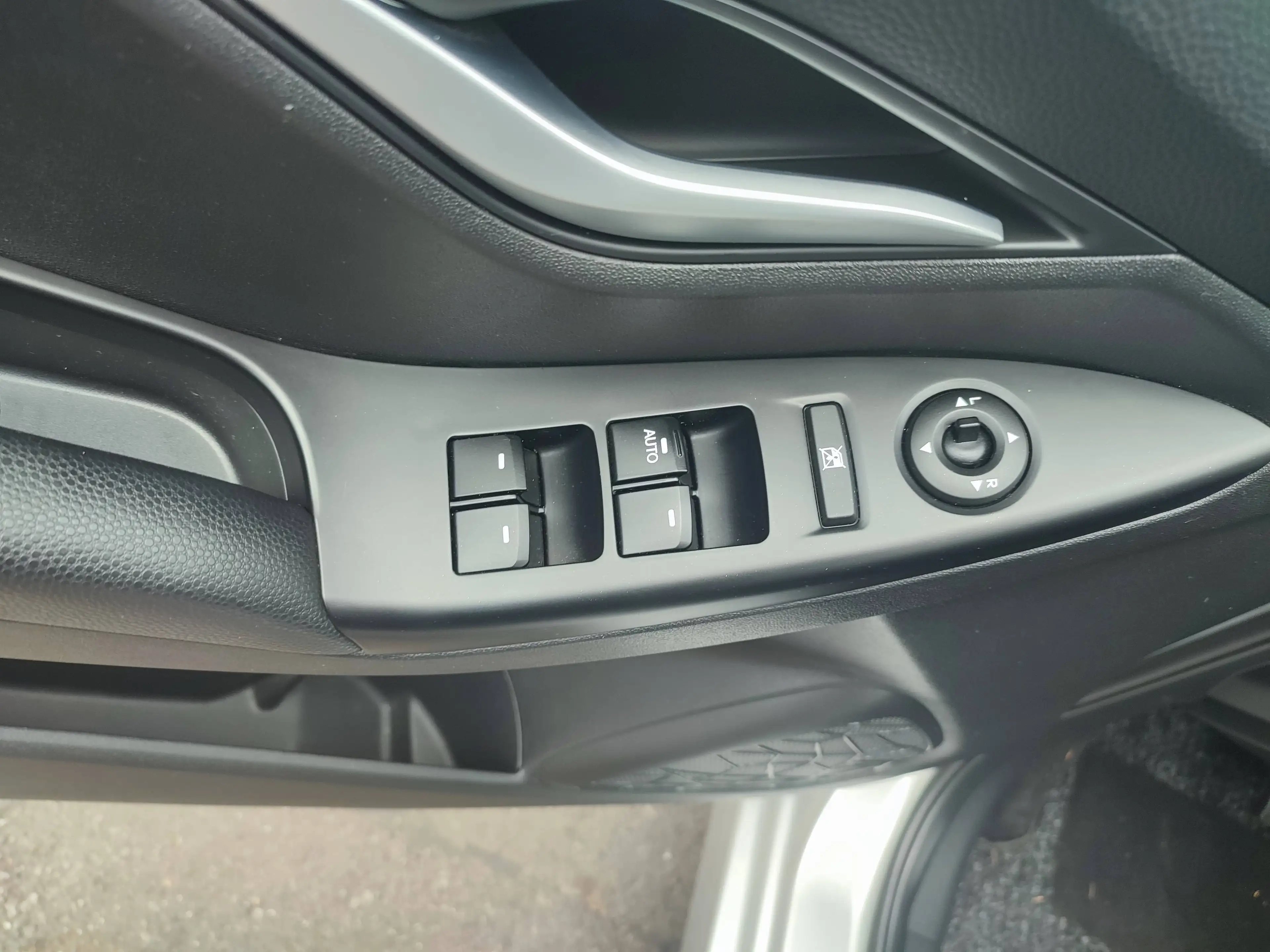 Hyundai iX20 ix20 1.6 Automatik/Navi+Cam/Alu/Allwetterreif — photo 4