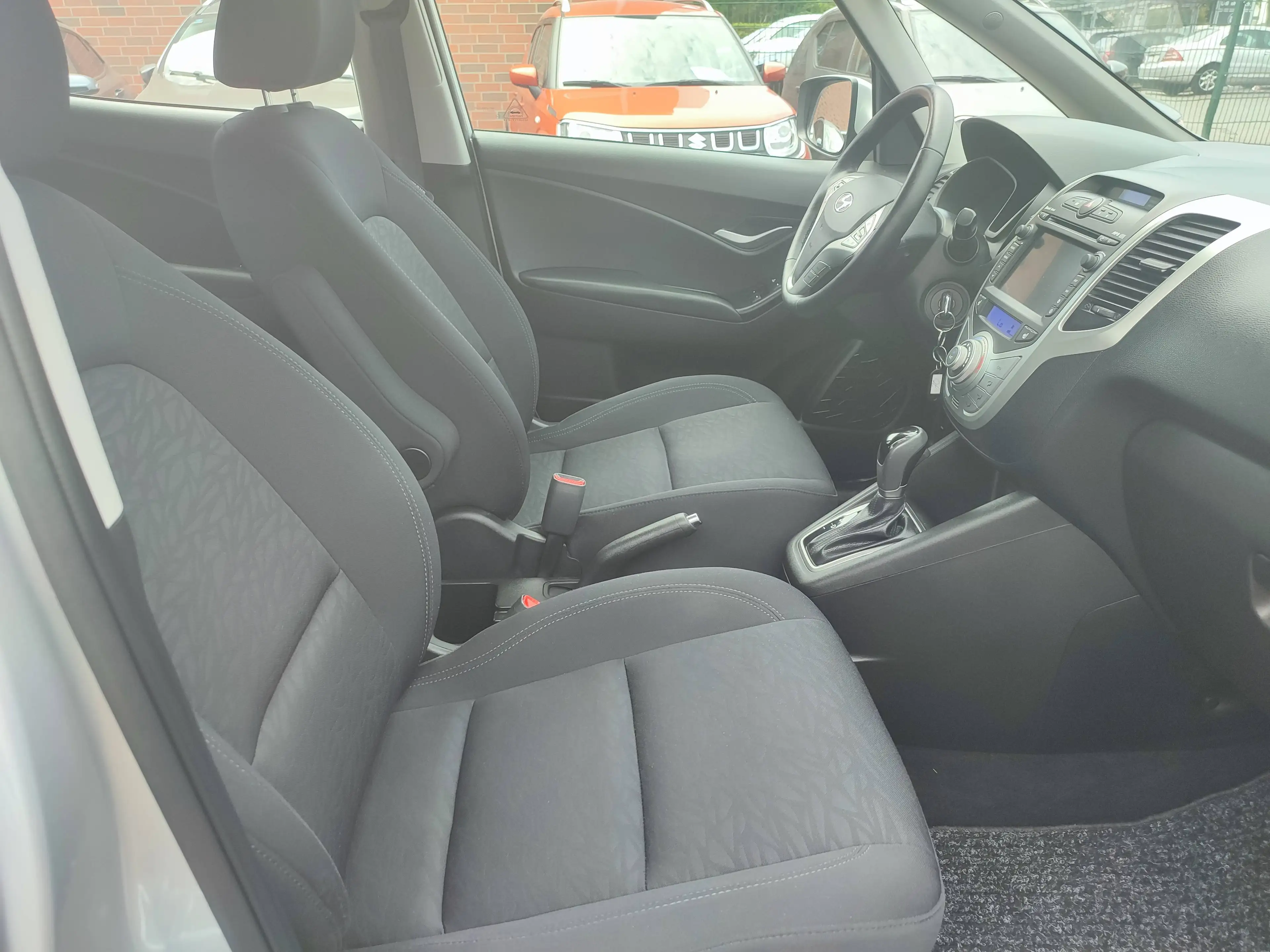 Hyundai iX20 ix20 1.6 Automatik/Navi+Cam/Alu/Allwetterreif — photo 12