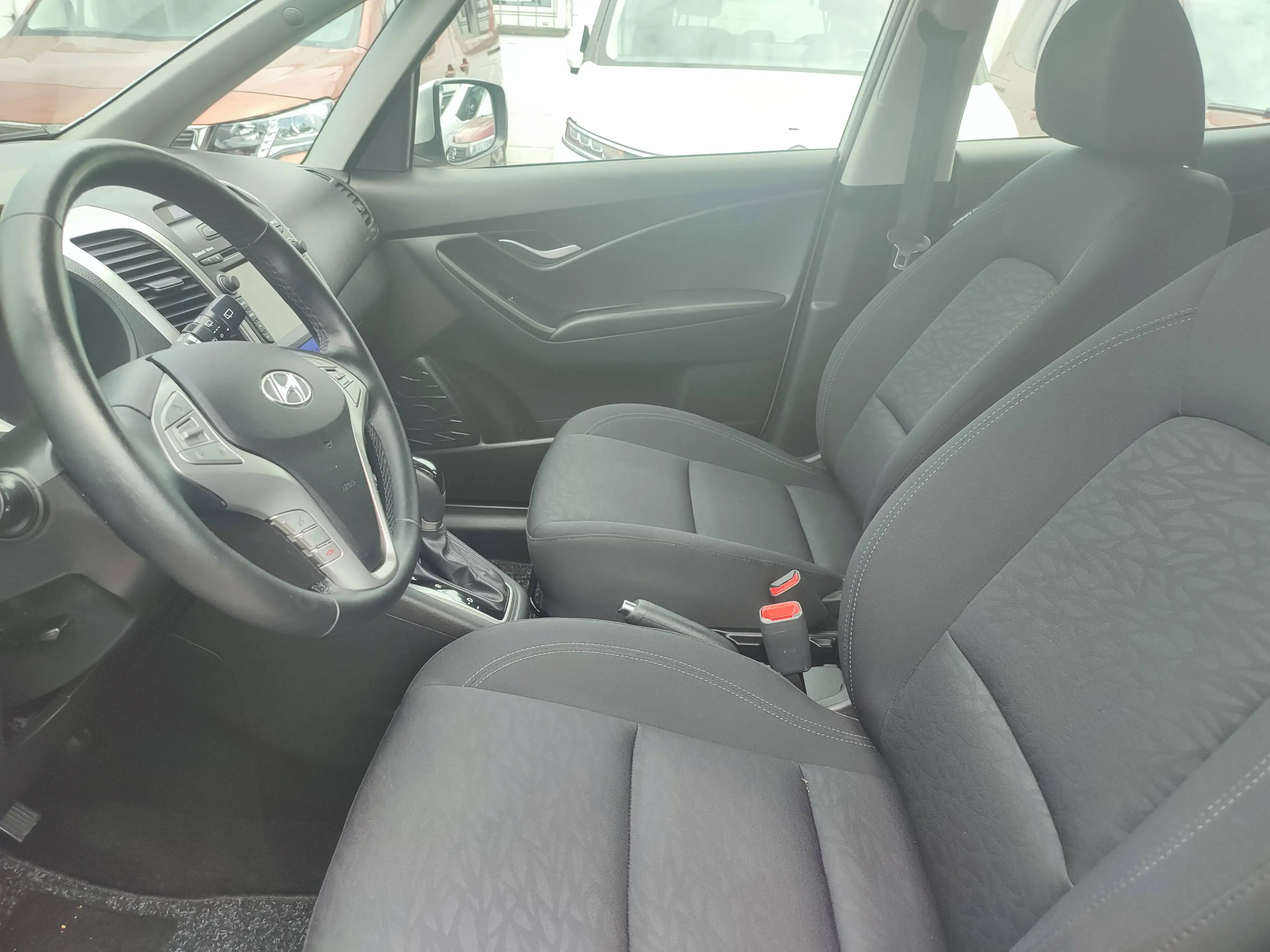 Hyundai iX20 ix20 1.6 Automatik/Navi+Cam/Alu/Allwetterreif — photo 10