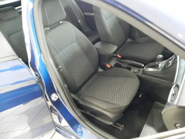 Opel Astra view 10