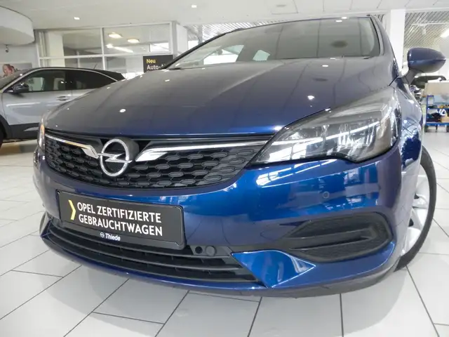 Opel Astra view 5
