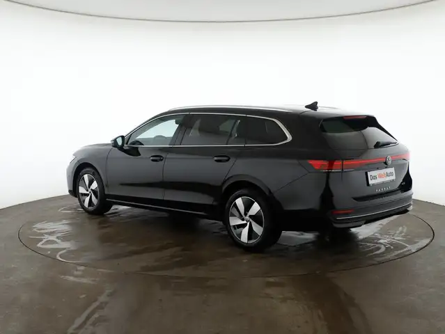 Volkswagen Passat view 8