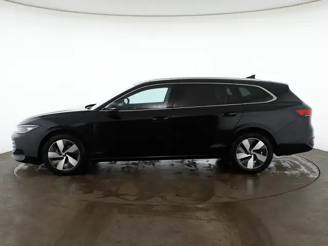 Volkswagen Passat view 5