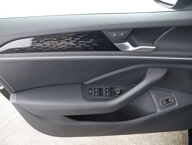 Volkswagen Passat view 10