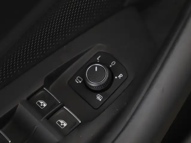 Volkswagen Passat view 11