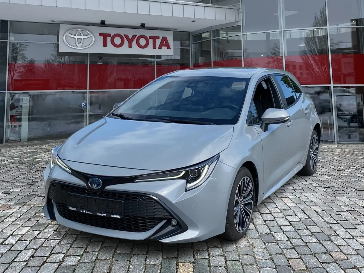 Toyota Corolla 1.8 TeamD wenig KM*Parksensoren*Kamera Grijs - 2