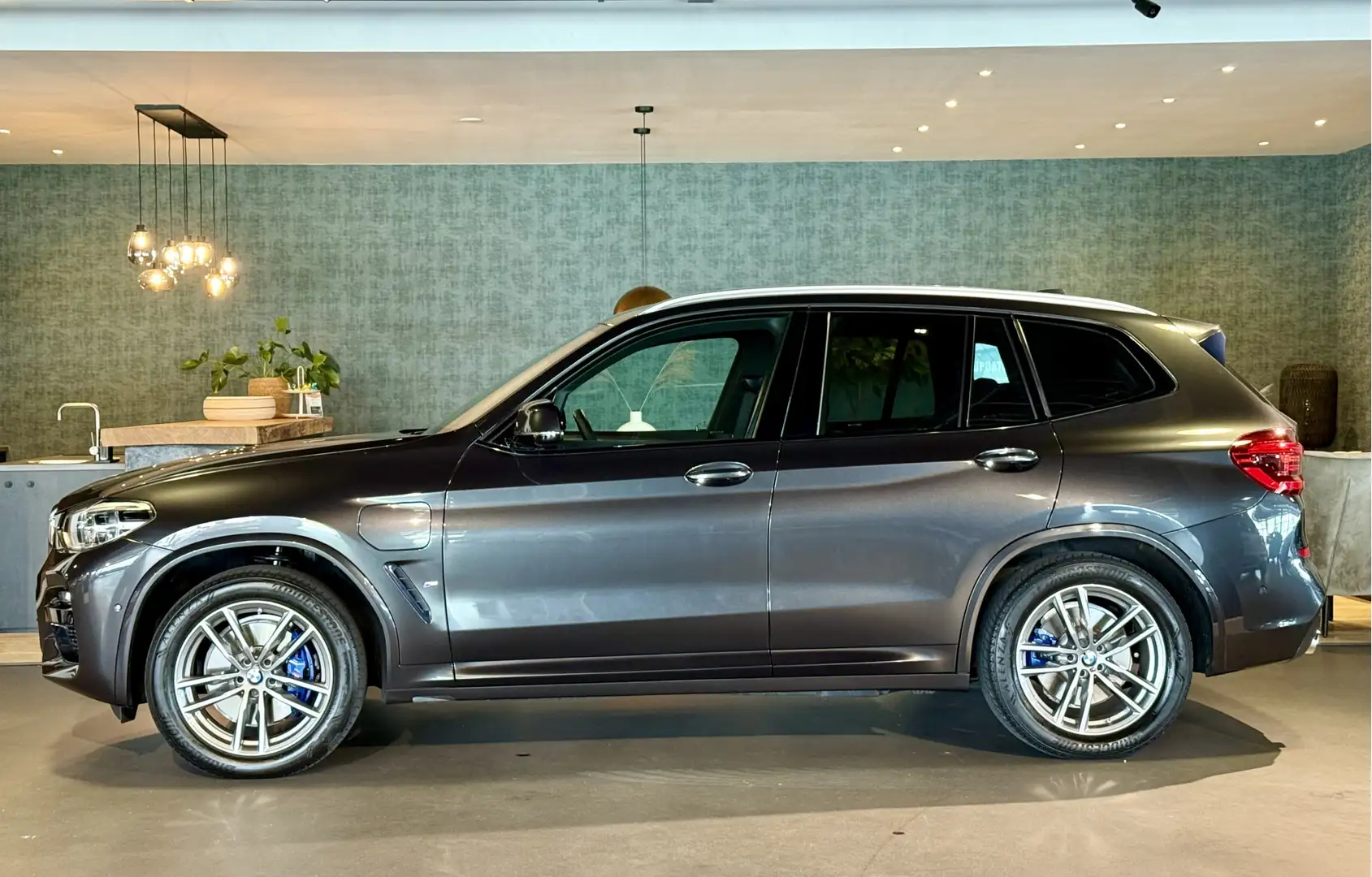 BMW X3 xDrive30e High Exe M-Pakket I Pano I Camera Gris - 2