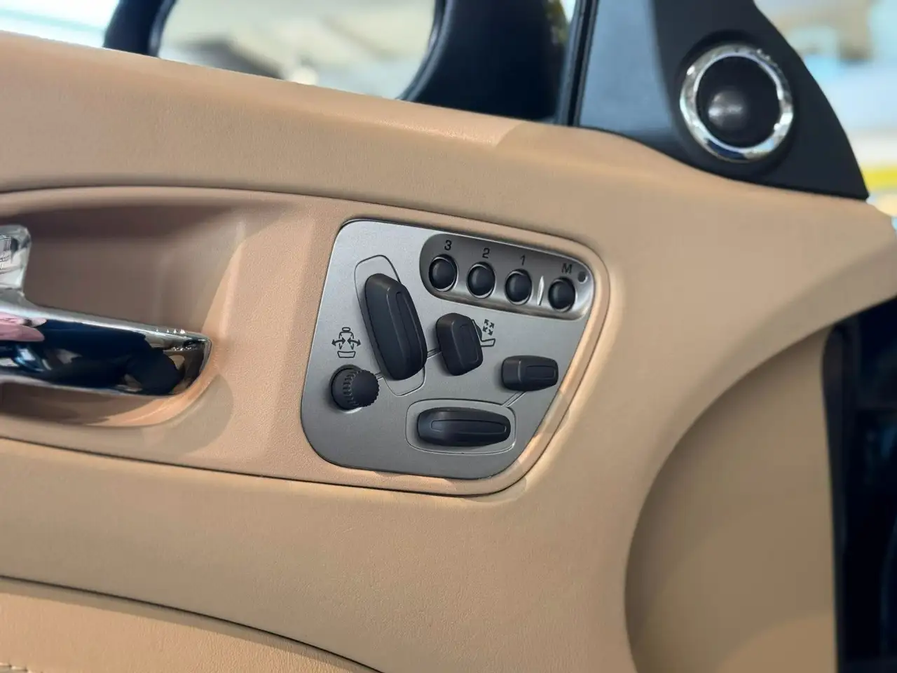 JAGUAR XK CABRIOLET 4.2 V8 298ch BVA Sièges sport cuir chauffants, PDC