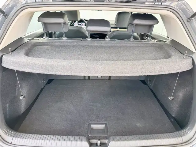 Volkswagen Golf view 12