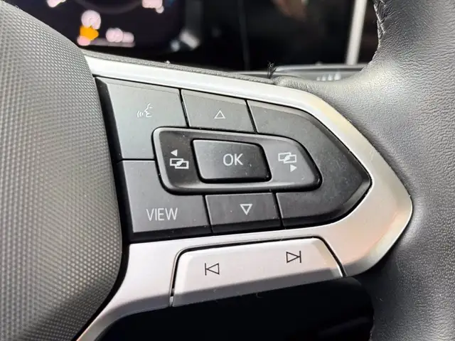 Volkswagen Golf view 23