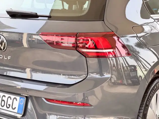 Volkswagen Golf view 17