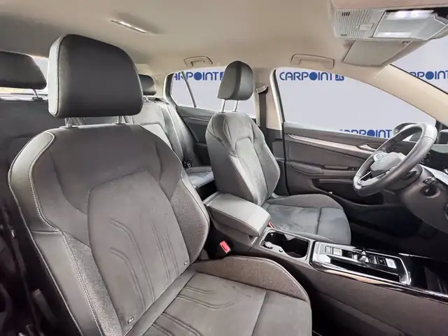 Volkswagen Golf view 8