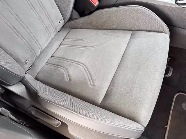 Volkswagen Golf view 9