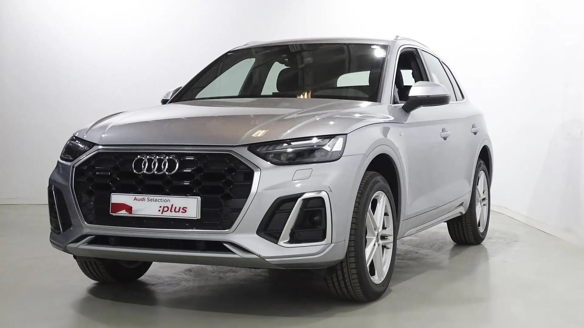 Audi Q5 40 TDI quattro-ultra Black line S tronic 150kW Plateado - 1