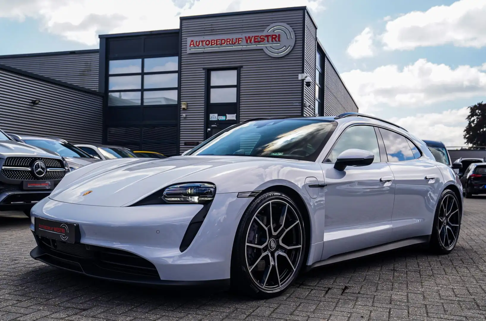 Porsche Taycan Sport Turismo 93 kWh Performance PLUS | Panorama | Grijs - 1