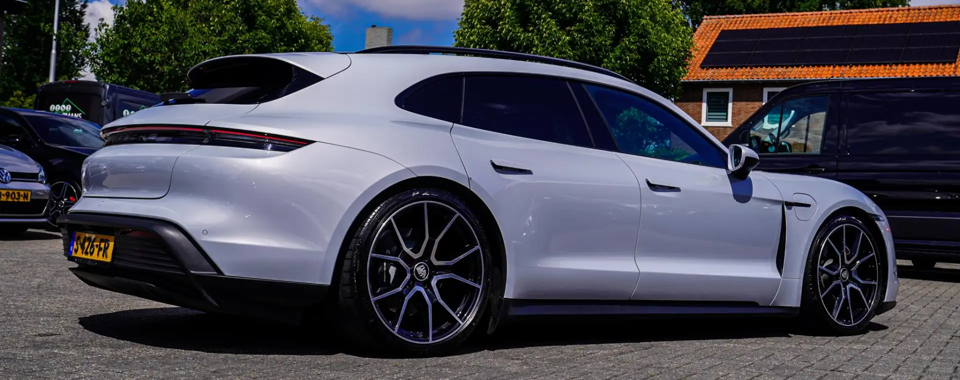 Porsche Taycan Sport Turismo 93 kWh Performance PLUS | Panorama | Grijs - 2