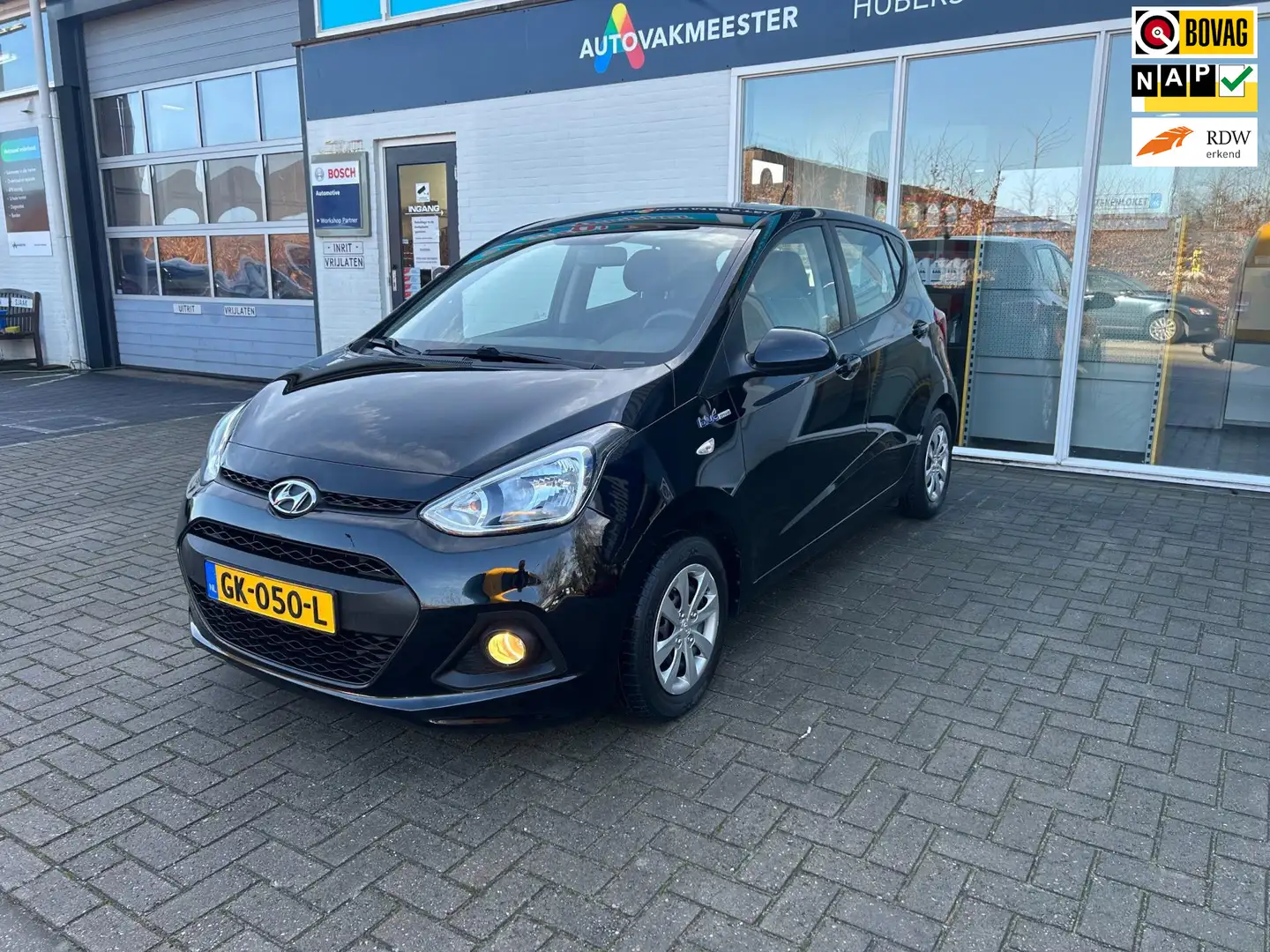 Hyundai i10 1.0i i-Motion Comfort Noir - 1