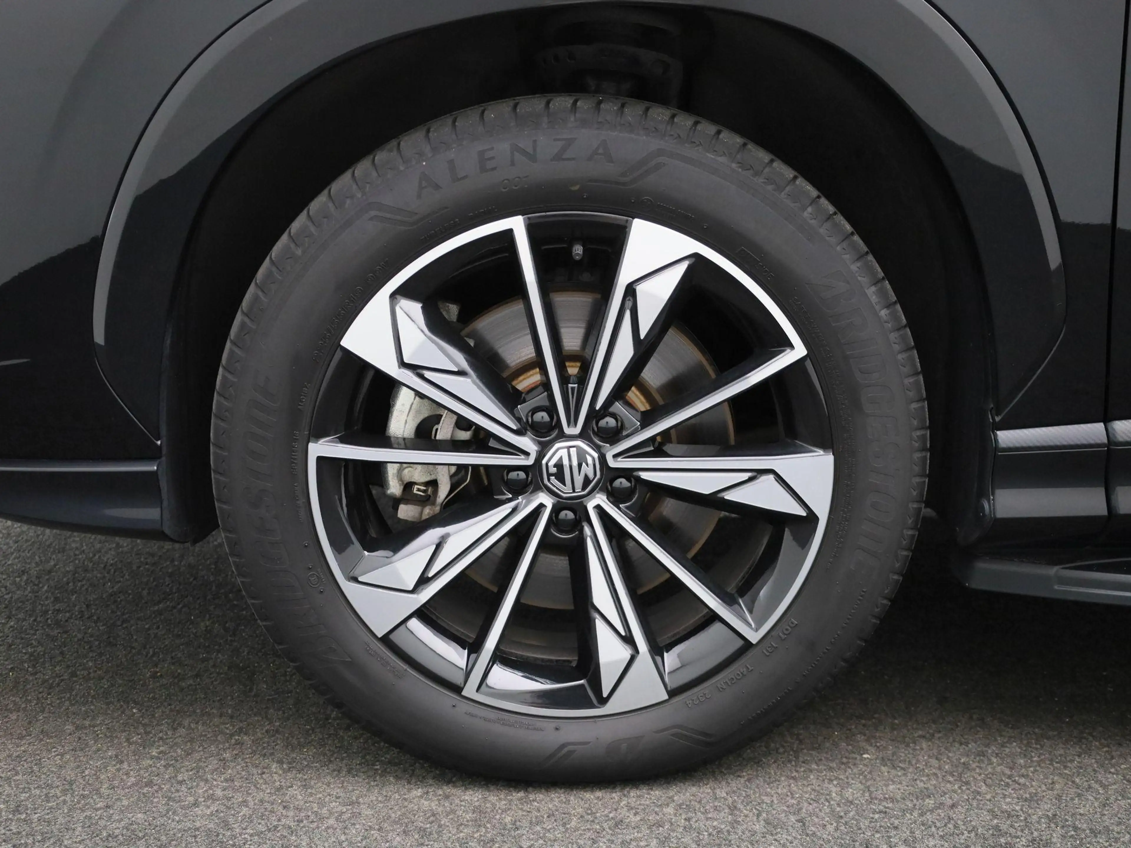 MG HS MG PHEV 1.5 Luxury — photo 15