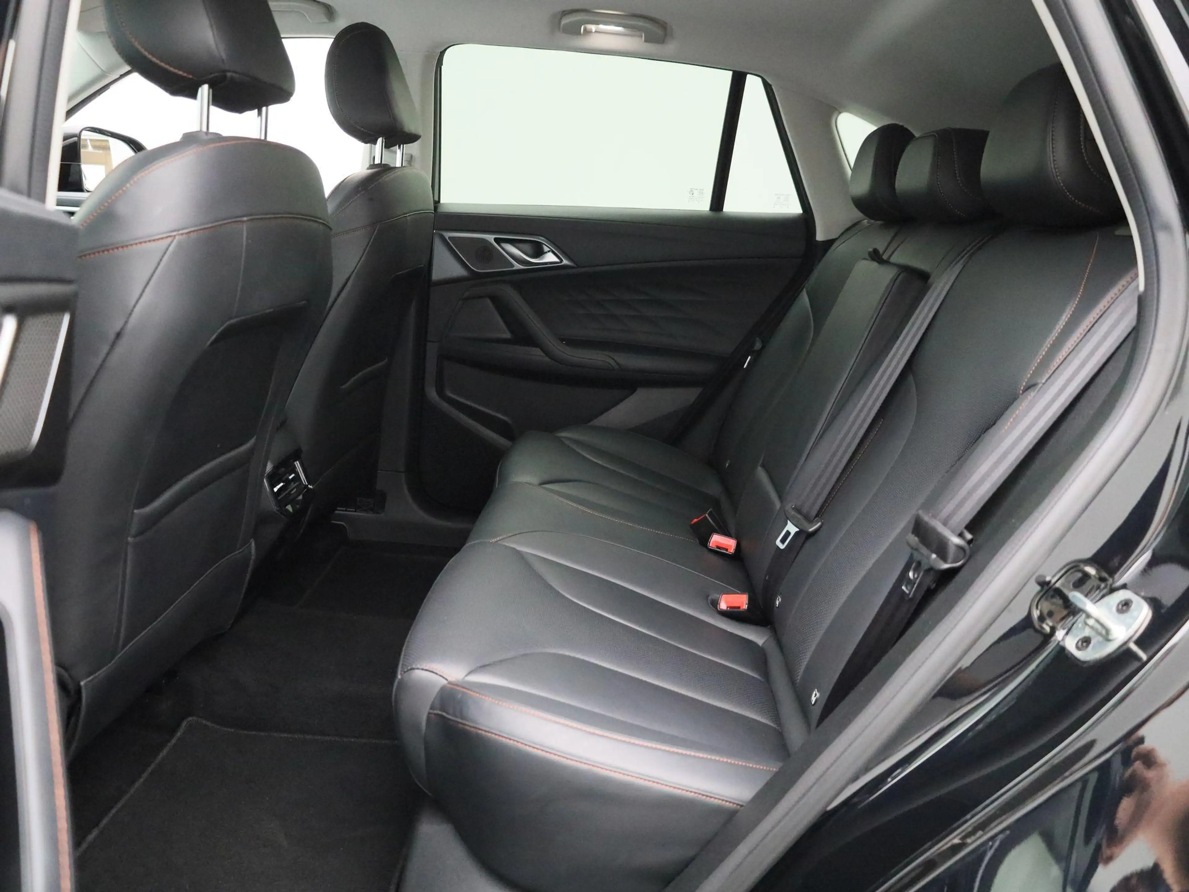 MG HS MG PHEV 1.5 Luxury — photo 11
