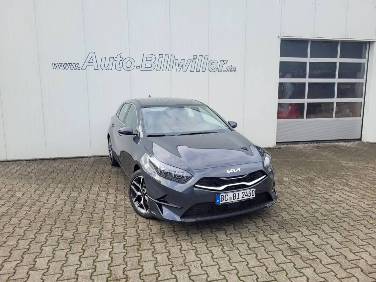 Kia Ceed / cee'd Ceed 5-Türer 1.5 T-GDI (140 PS) ISG DCT7 Spirit Grau - 1