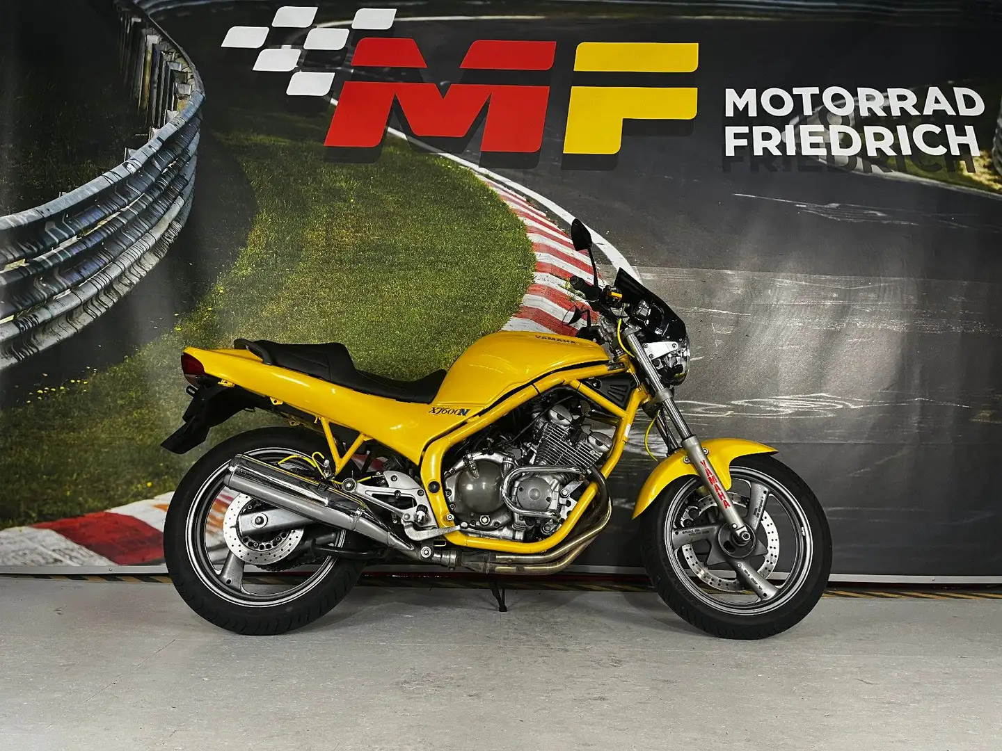 Yamaha XJ 600 N [GROSSE INSPEKTION NEU] žuta - 1