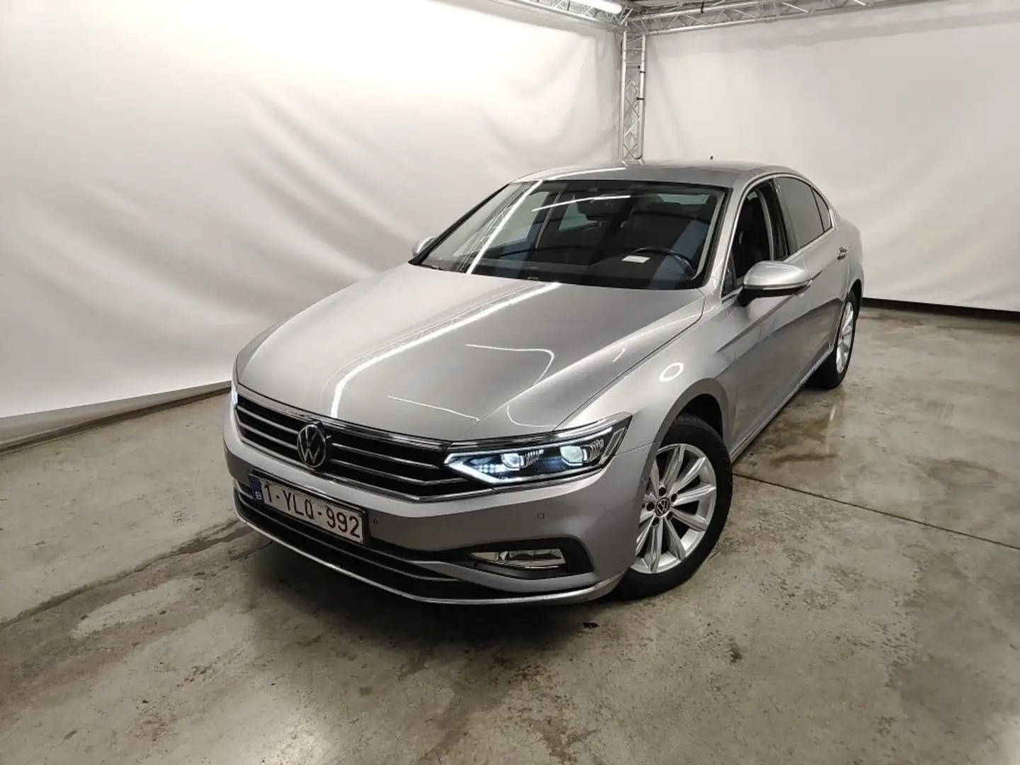 Volkswagen Passat 1.5TSI Berline Elegance DSG7 NAVI-LED-ALCANTARA Zilver - 2