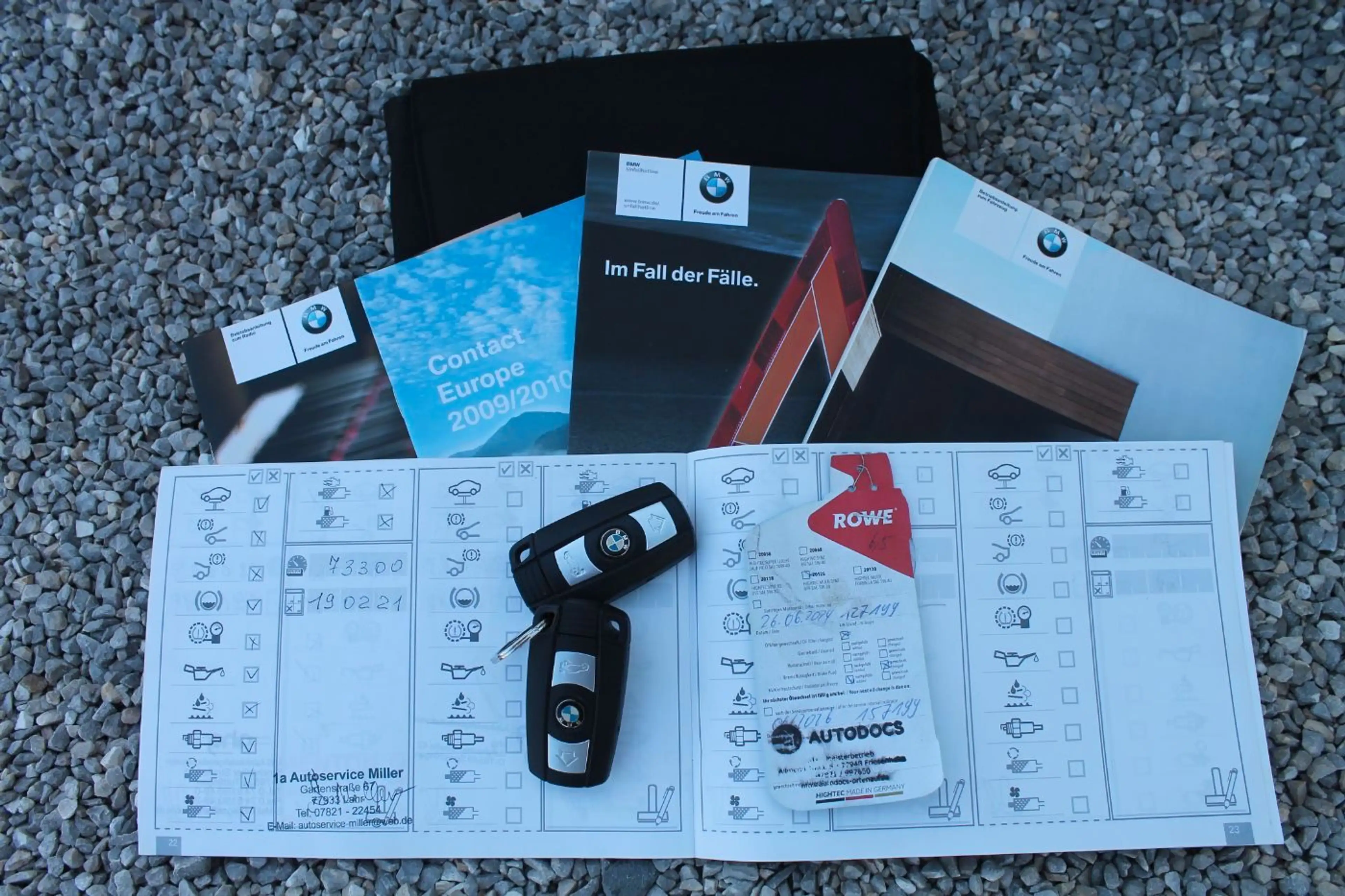 BMW 325 i Lim Parksensoren vo + hi, Klimaautomatik — photo 14