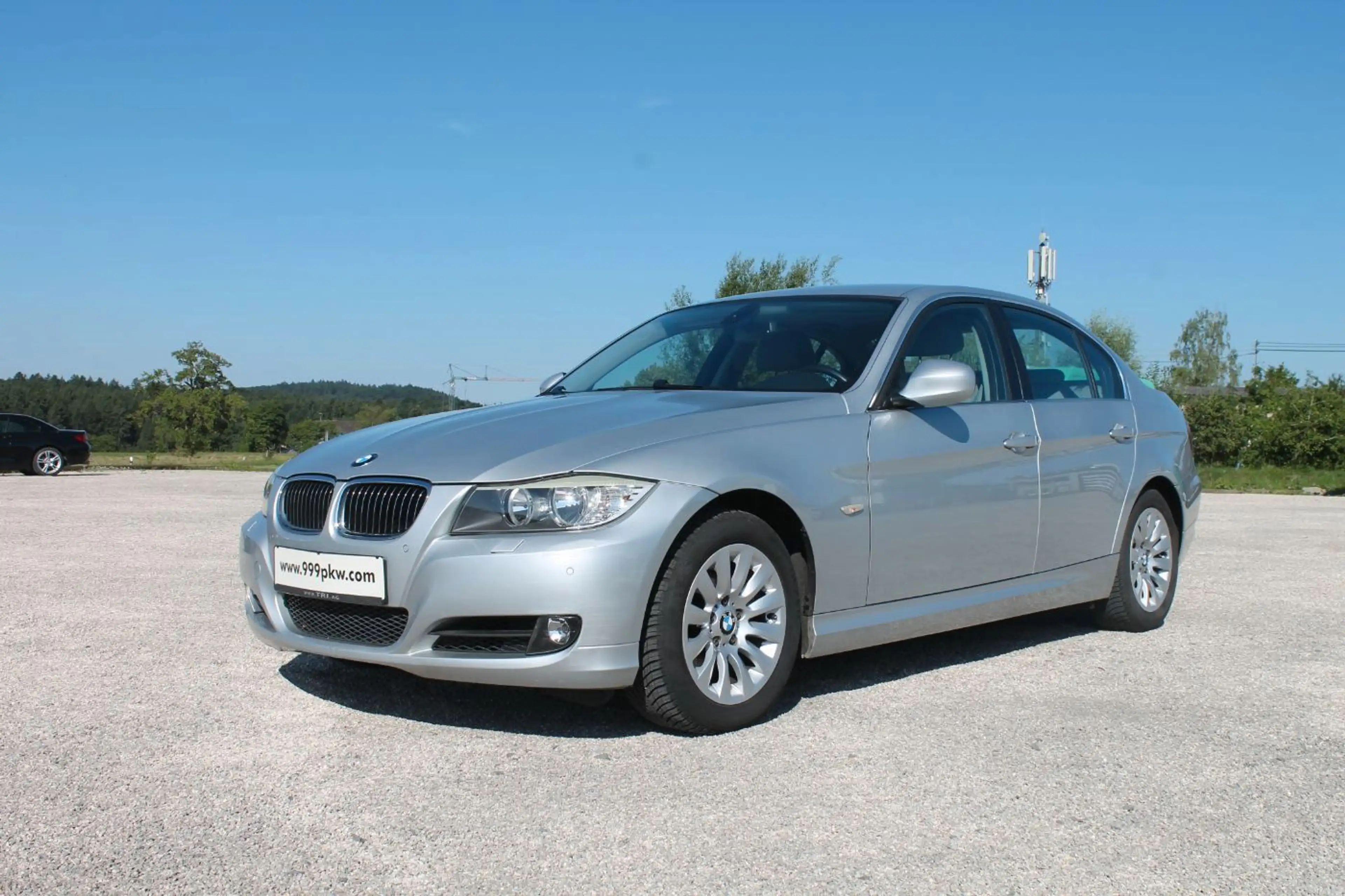 BMW 325 i Lim Parksensoren vo + hi, Klimaautomatik — photo 2