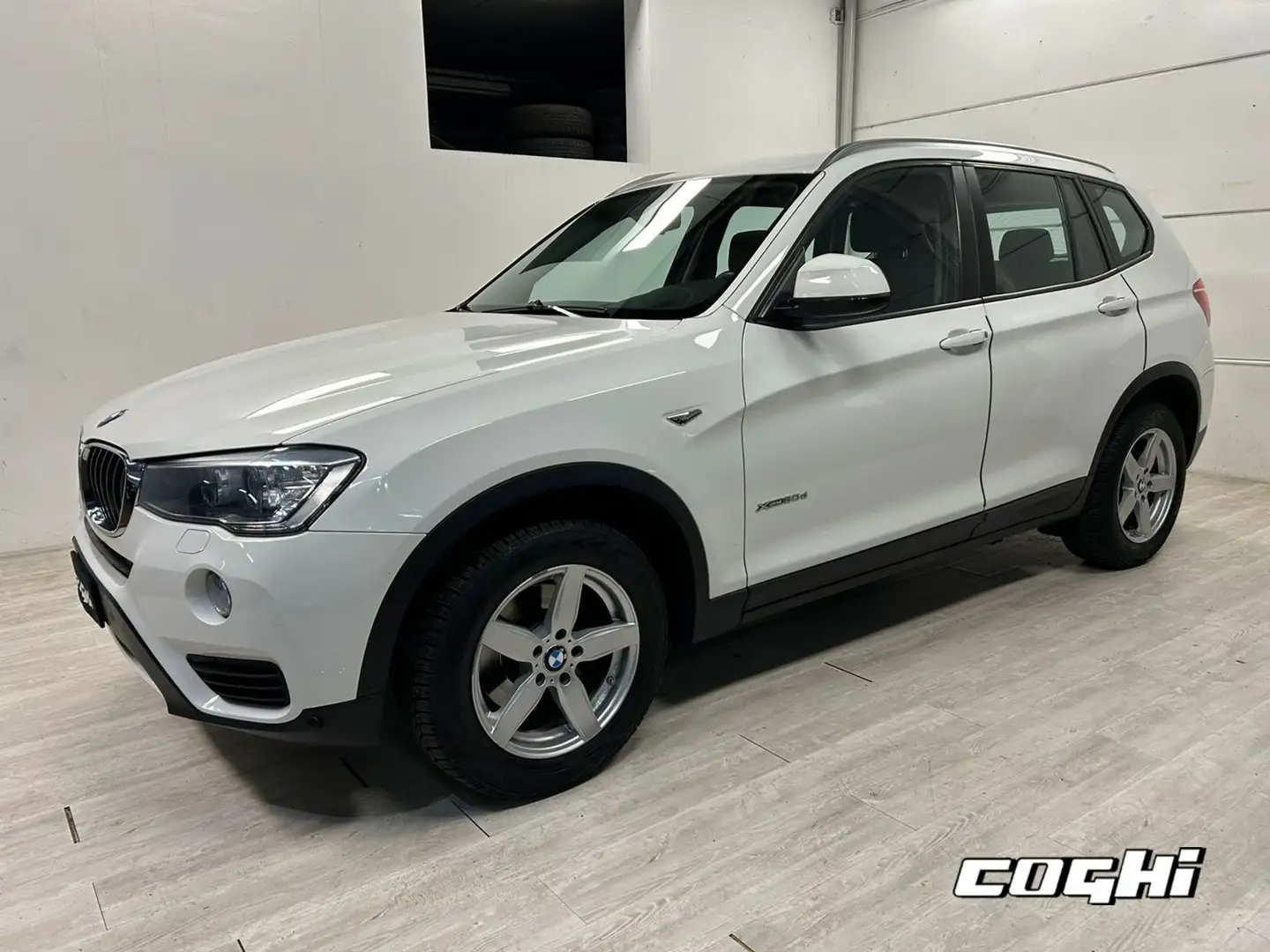 BMW X3 xDrive20d Bílá - 2