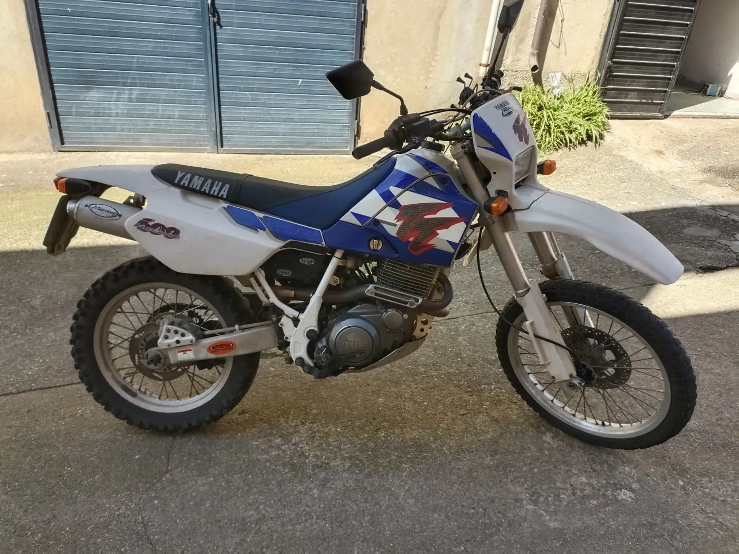 Yamaha TT 600 Azul - 1