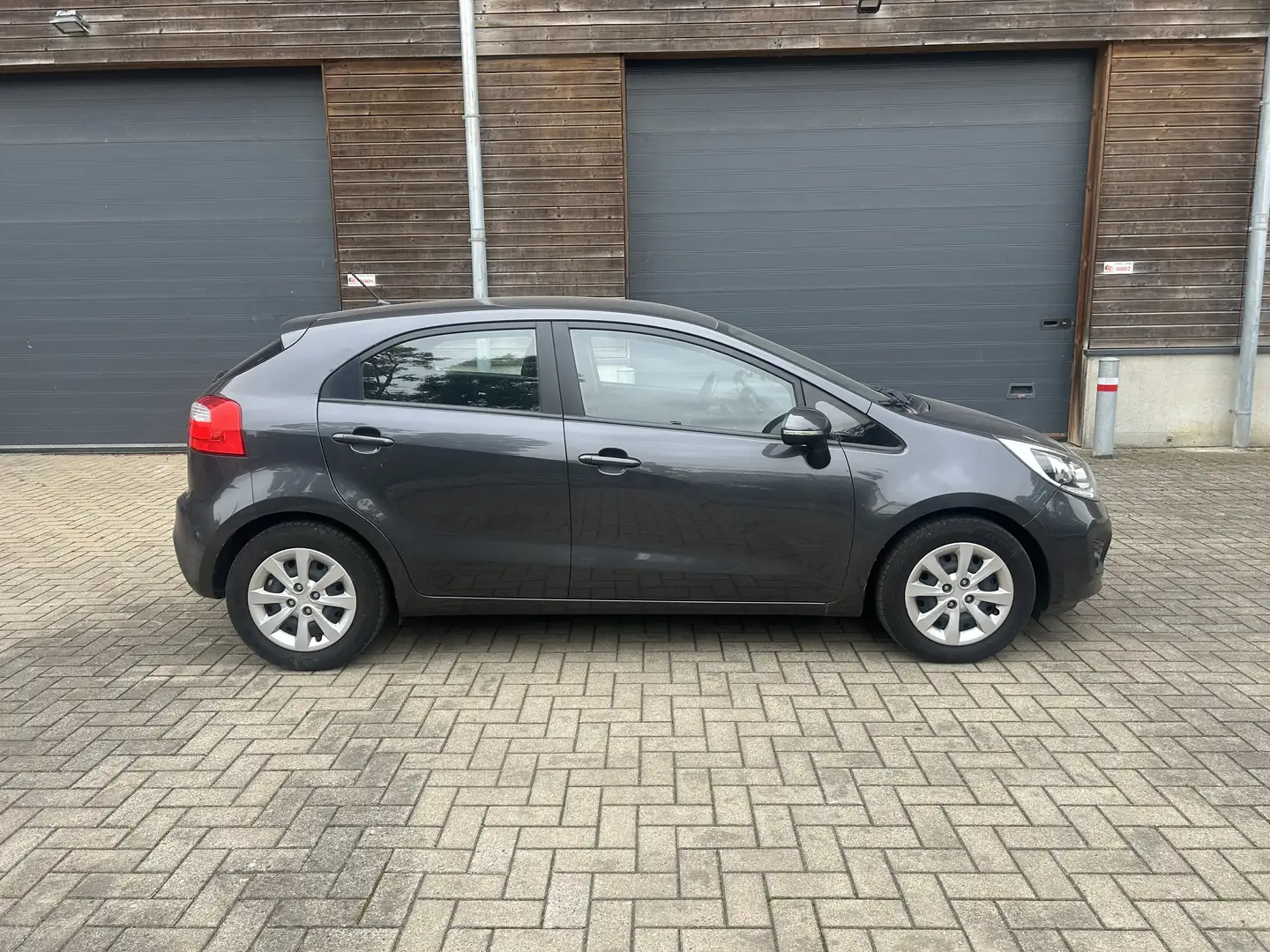 Kia Rio 1.4i❗️Bruit Moteur❗️ - 2