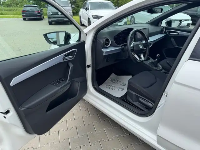 Seat Ibiza view 8