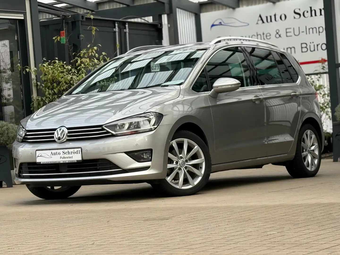 Volkswagen Golf Sportsvan DSG Highline 1.4 TSI, AHK, Pano, ACC, Tot-Winkel Silber - 1