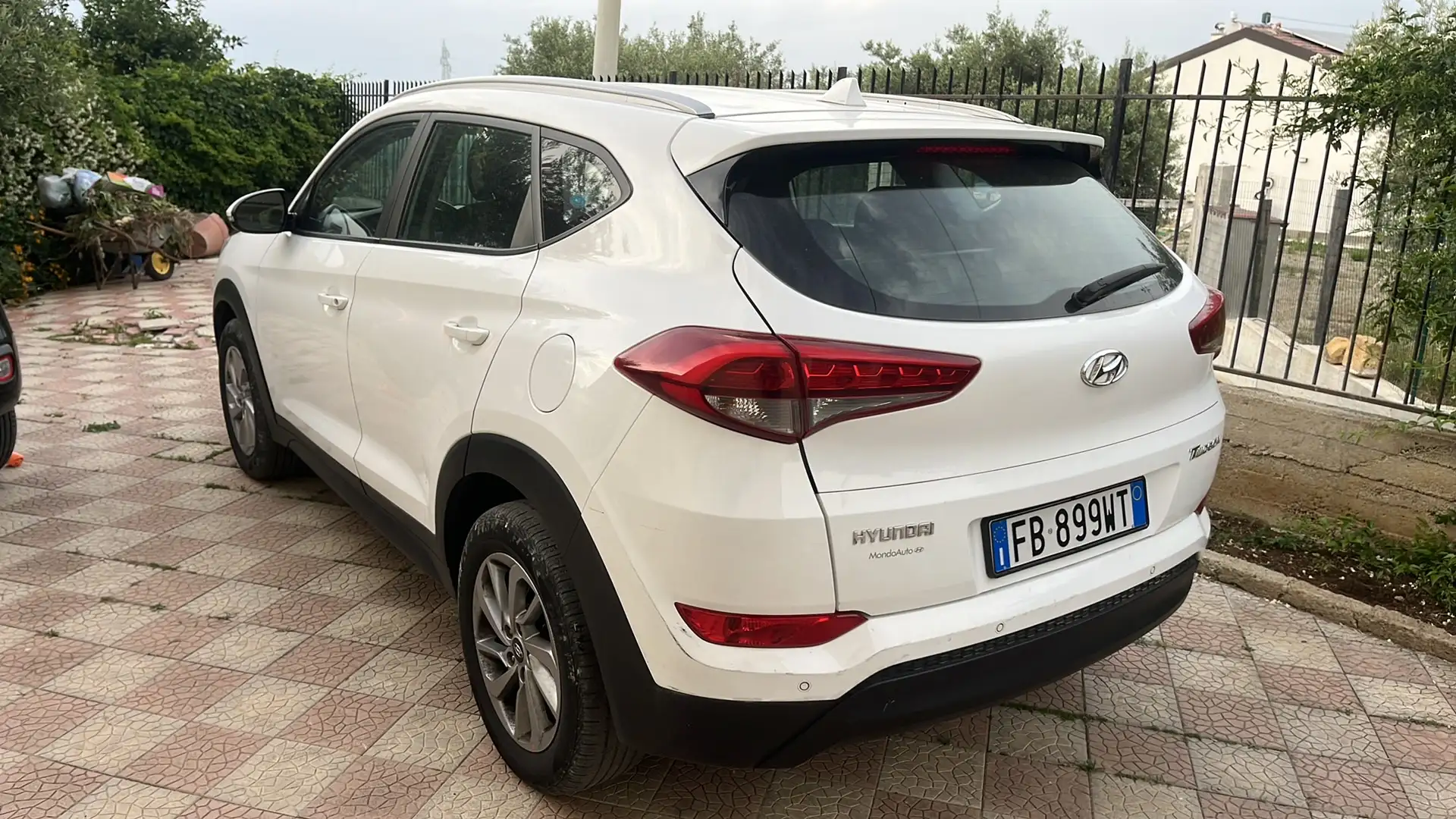Hyundai TUCSON 2.0 crdi Dynamic 5p - 2