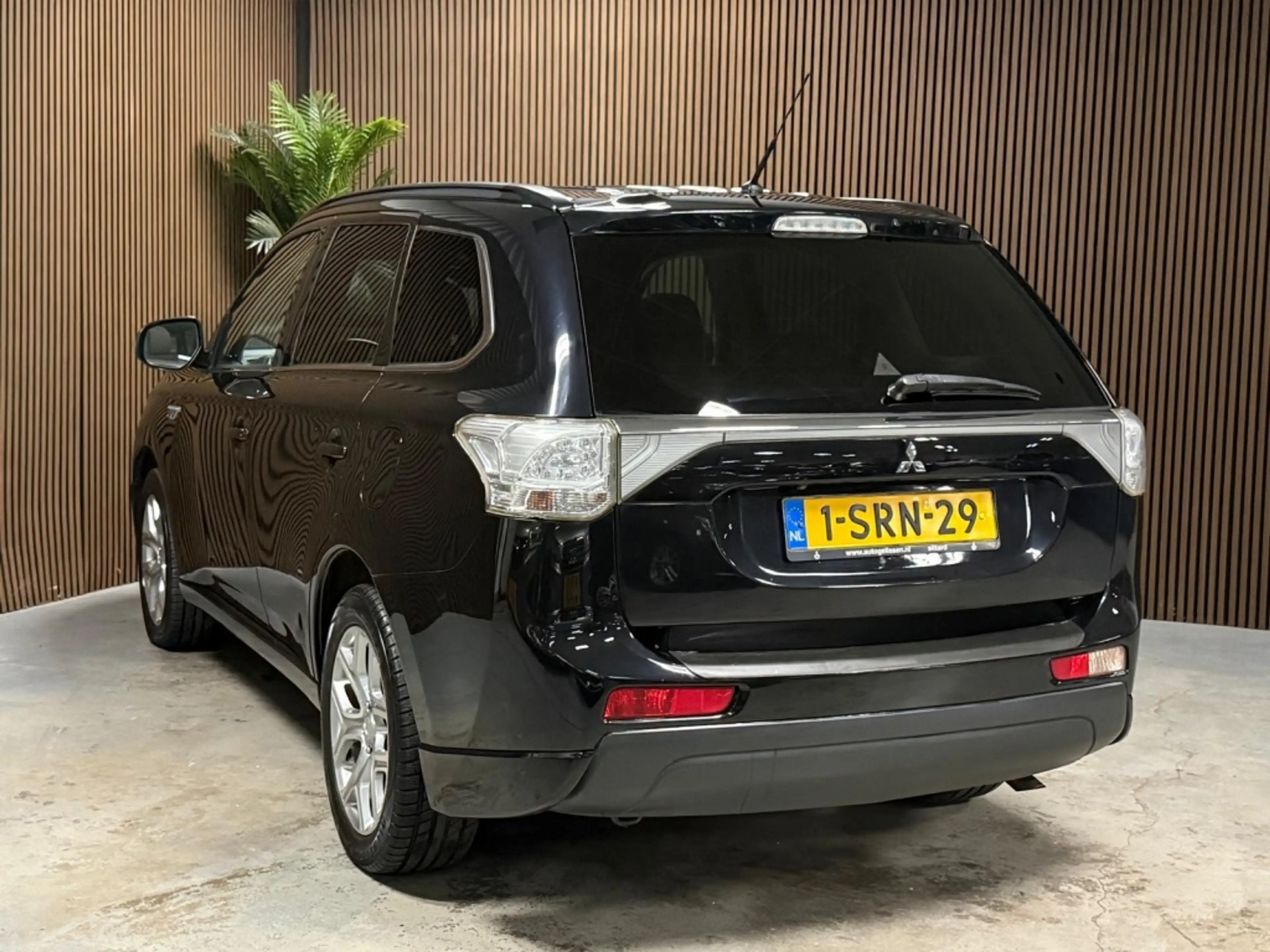 Mitsubishi Outlander 2.0 PHEV Instyle+ — photo 5