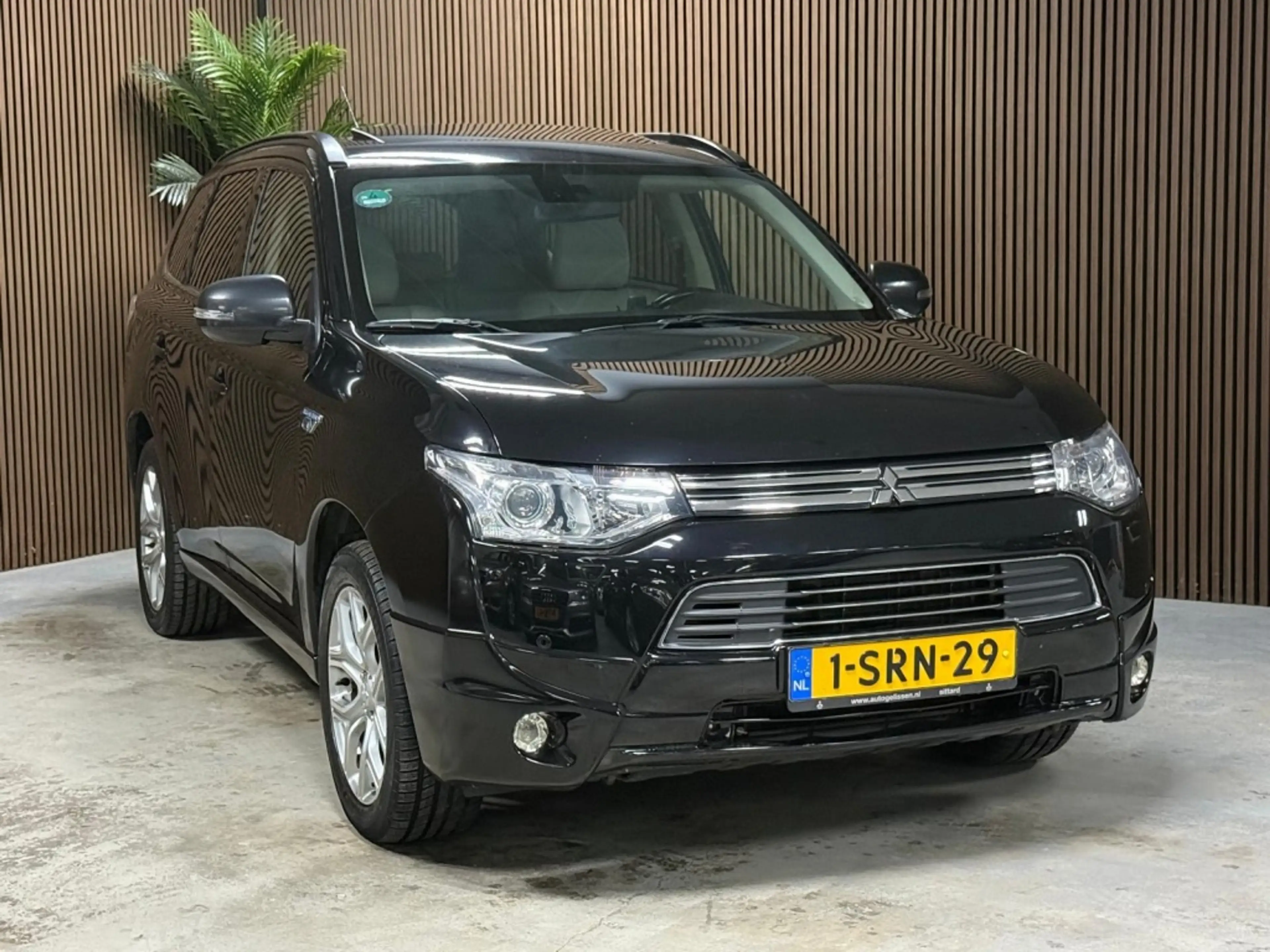 Mitsubishi Outlander 2.0 PHEV Instyle+ — photo 8