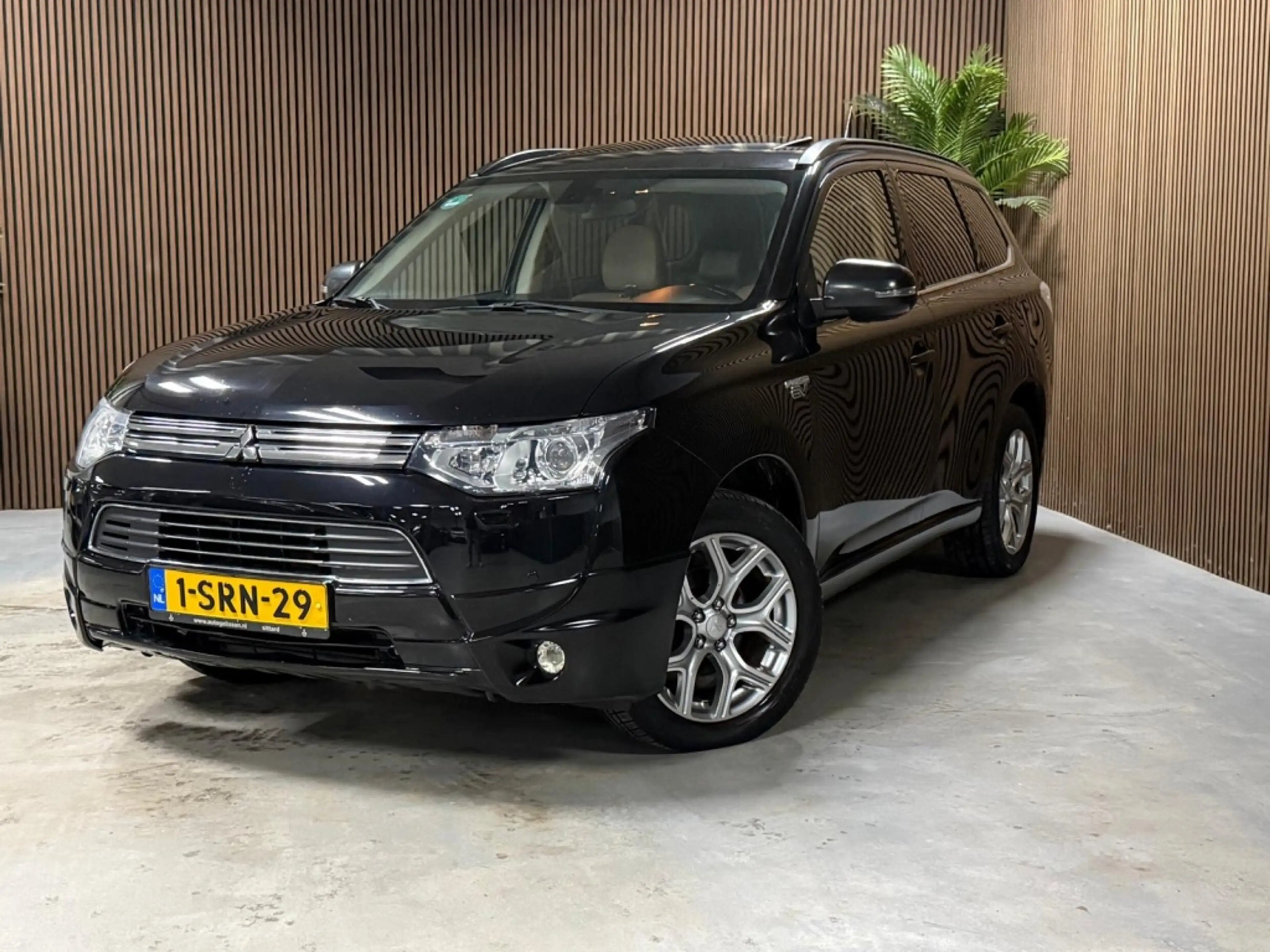 Mitsubishi Outlander 2.0 PHEV Instyle+