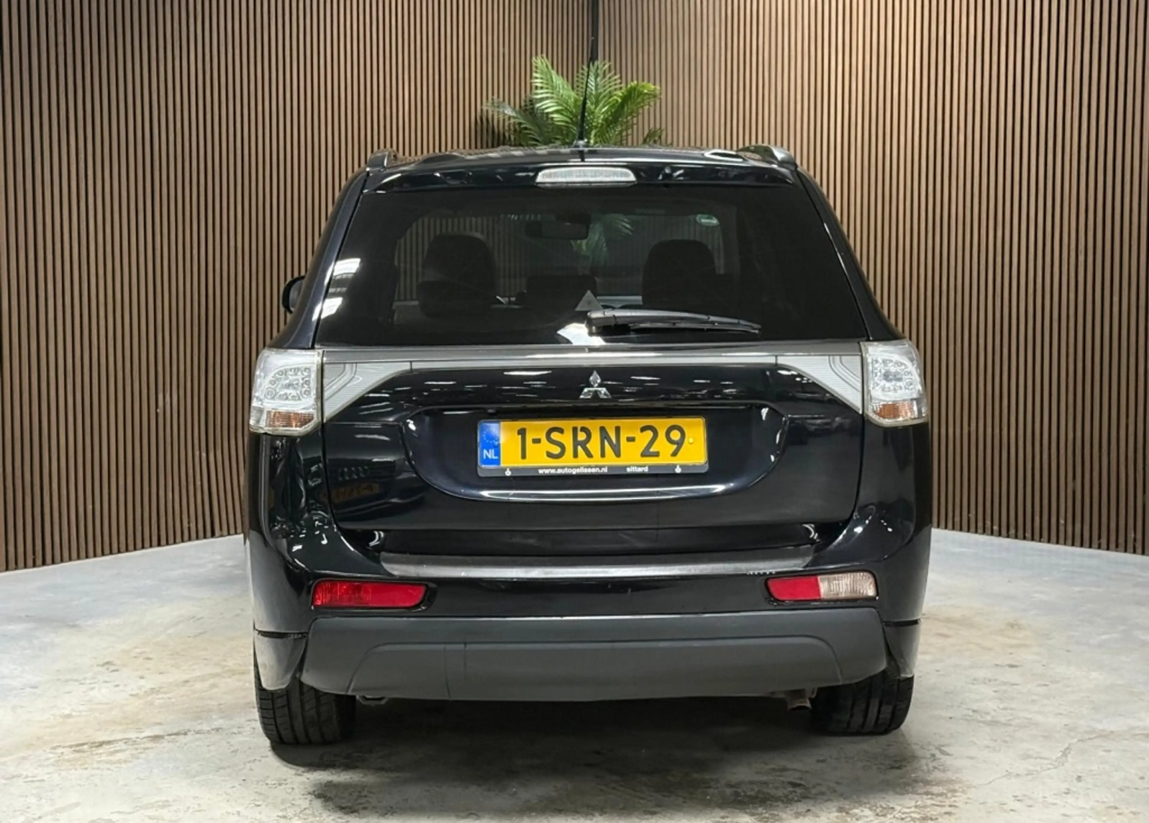 Mitsubishi Outlander 2.0 PHEV Instyle+ — photo 6