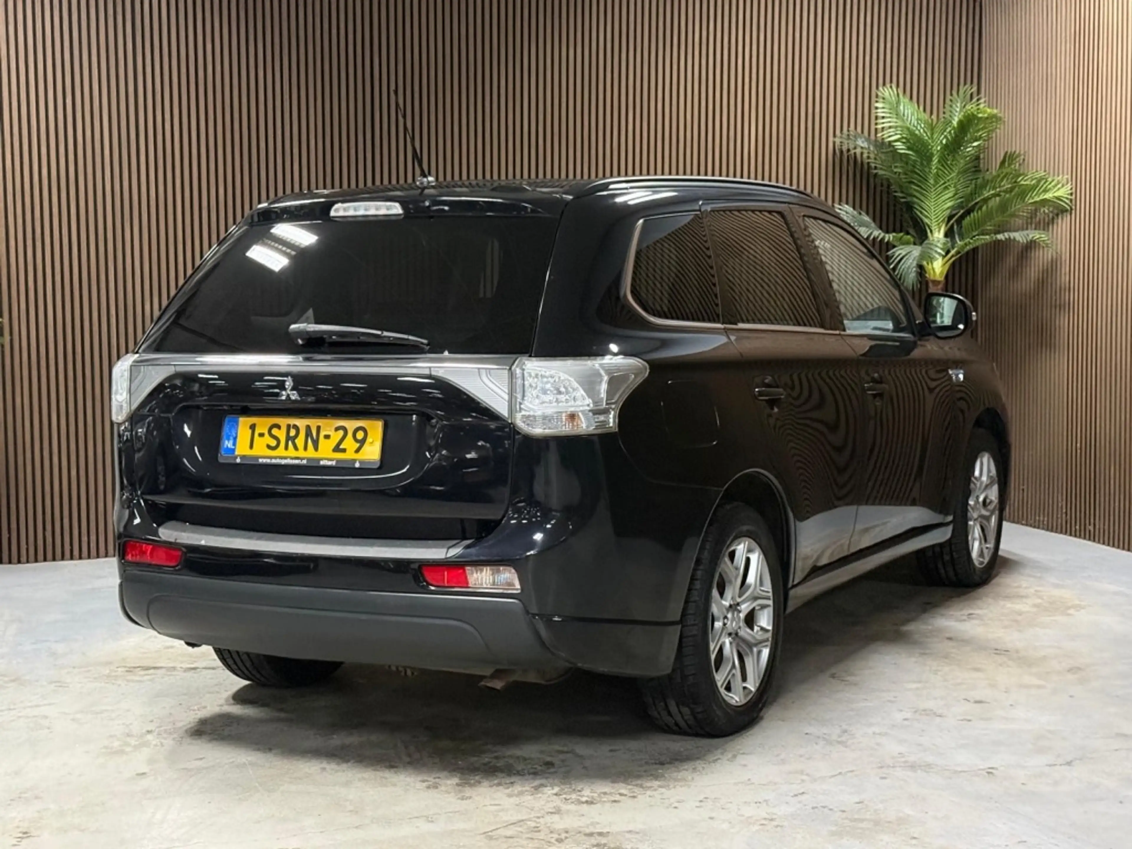 Mitsubishi Outlander 2.0 PHEV Instyle+ — photo 7
