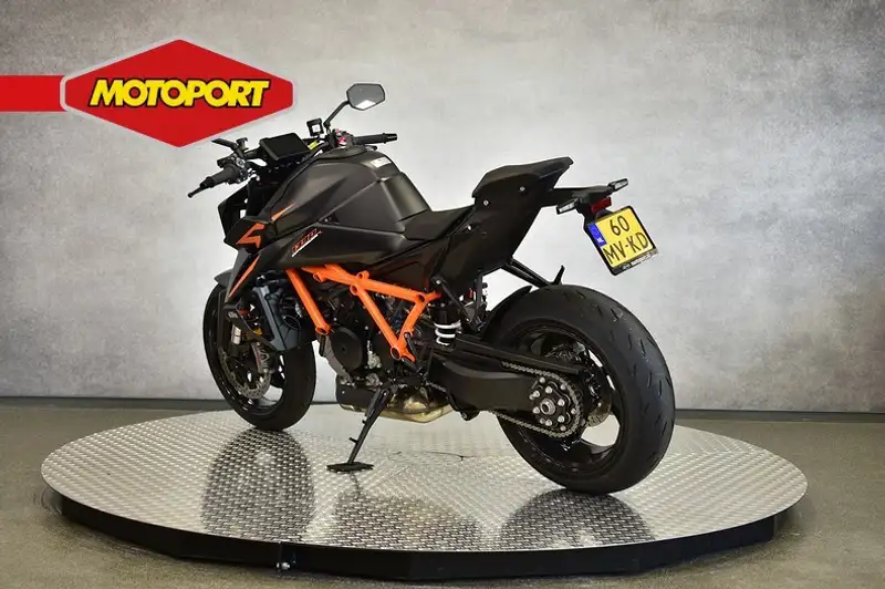 KTM 1390 Super Duke R - foto 6