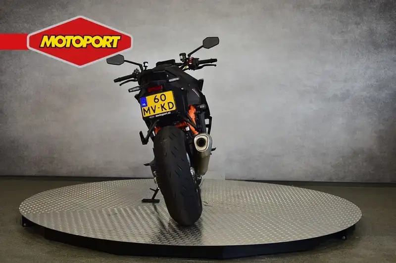 KTM 1390 Super Duke R - foto 7